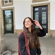 Profesora de apoyo para alumnos y alumnas de educación primaria